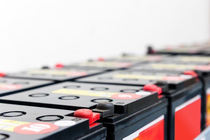 Using Carbon Additives to Improve Performance of AGM Batteries